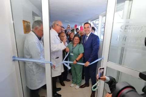 El gobernador Valdés inauguró el Servicio de Angiografía del Hospital Escuela